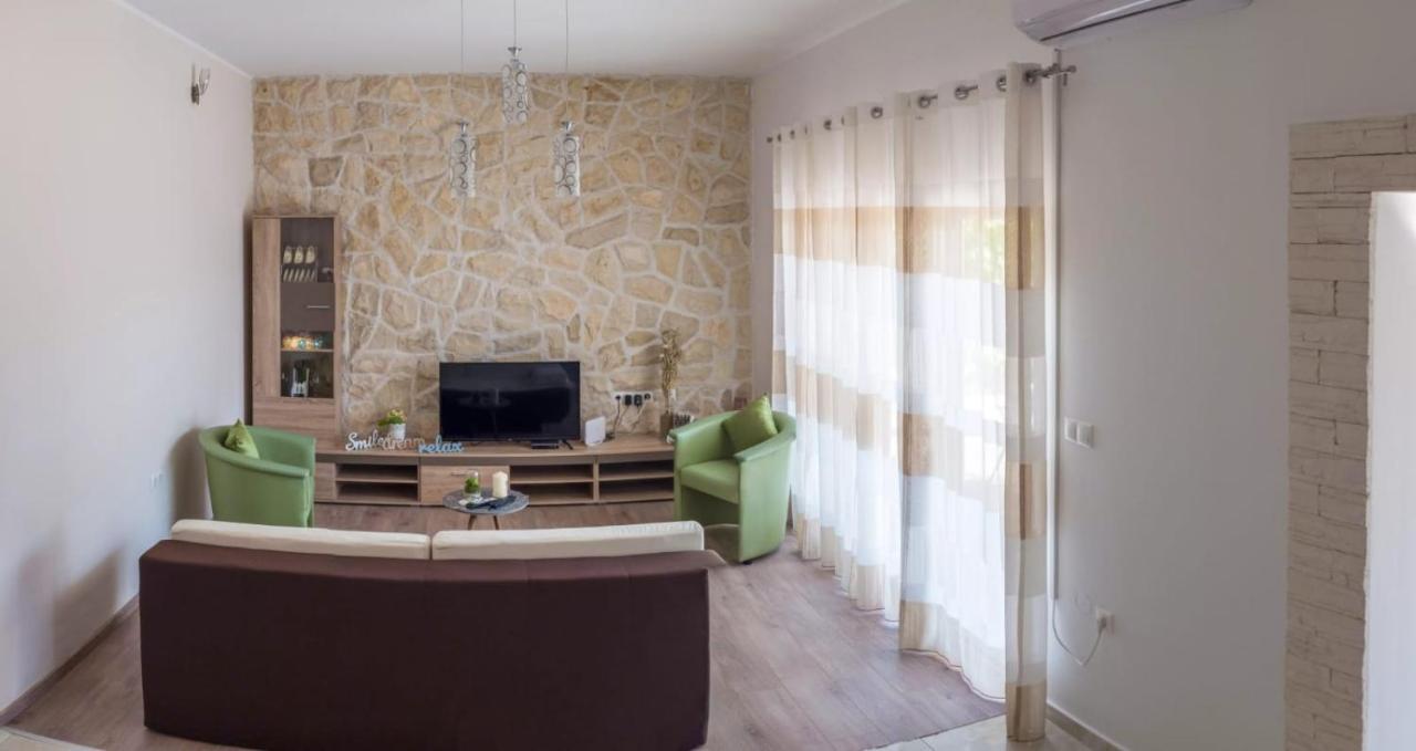 Home Lucic Lozovac Buitenkant foto